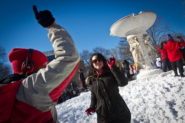 Dupont Circle snowball fight (Photo courtesy of Luis Gomez)